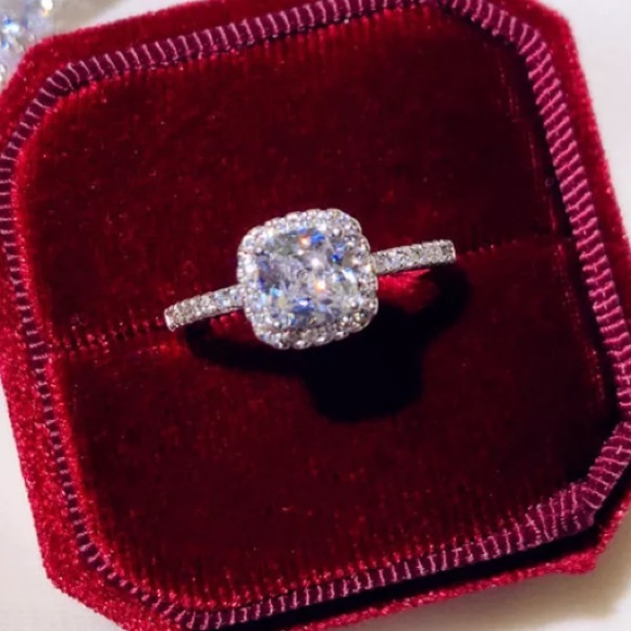 NWOT engagement diamond ring 💍 - Picture 6 of 7